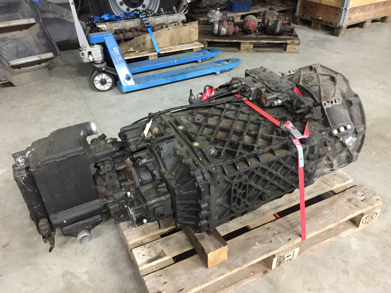 Gebrauchtes Getriebe MAN TGA 18.430, Typ : 16S 2521 TO, Artikel - Nr.: 81.32003 - 6677 - Kutia e marsheve për Kamioni: foto 4 Gebrauchtes Getriebe MAN TGA 18.430, Typ : 16S 2521 TO, Artikel - Nr.: 81.32003 - 6677 - Kutia e marsheve për Kamioni: foto 4