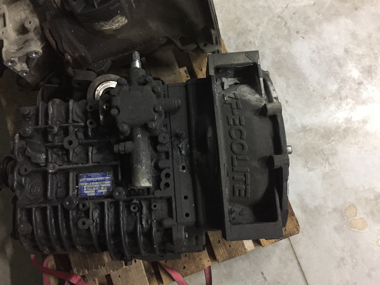 Gebrauchtes Getriebe MAN TGL 8.180, Typ : S6 - 850 TO LL, Artikel - Nr. : 81.32004 - 6139 - Kutia e marsheve për Kamioni: foto 2 Gebrauchtes Getriebe MAN TGL 8.180, Typ : S6 - 850 TO LL, Artikel - Nr. : 81.32004 - 6139 - Kutia e marsheve për Kamioni: foto 2