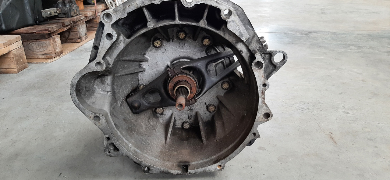 Gebrauchtes MAN + VW LT 45 - Getriebe Artikel - Nr. : 81.99999 - 9999 - Kutia e marsheve për Kamioni: foto 5 Gebrauchtes MAN + VW LT 45 - Getriebe Artikel - Nr. : 81.99999 - 9999 - Kutia e marsheve për Kamioni: foto 5