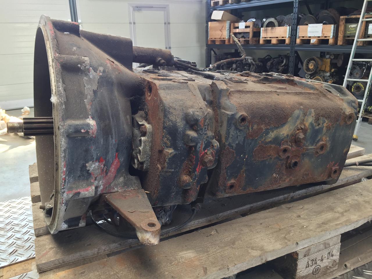 Gebrauchtes ZF Getriebe MAN 17.232, Typ : S6 - 65 + GV - 80, Artikel - Nr. : 81.32002 - 6082 - Kutia e marsheve për Kamioni: foto 1 Gebrauchtes ZF Getriebe MAN 17.232, Typ : S6 - 65 + GV - 80, Artikel - Nr. : 81.32002 - 6082 - Kutia e marsheve për Kamioni: foto 1