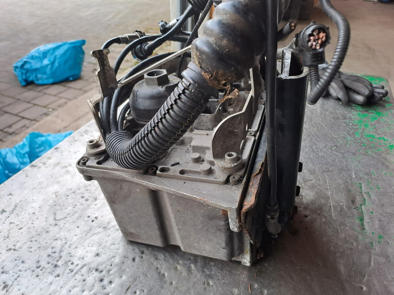 MAN TGX 26.440 Baujahr 2010 AdBlue Steuerung Bosch Denoxtronik - Serbatori AdBlue për Kamioni: foto 1 MAN TGX 26.440 Baujahr 2010 AdBlue Steuerung Bosch Denoxtronik - Serbatori AdBlue për Kamioni: foto 1