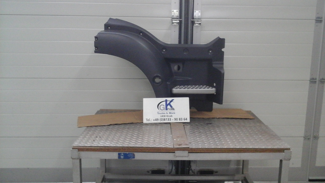 Neuwertiger MAN TGM / TG3 Einstiegkotflügel kurz, komplett, rechts Artikel - Nr.: 81.61520 - 0210 - Parafango për Kamioni: foto 1 Neuwertiger MAN TGM / TG3 Einstiegkotflügel kurz, komplett, rechts Artikel - Nr.: 81.61520 - 0210 - Parafango për Kamioni: foto 1