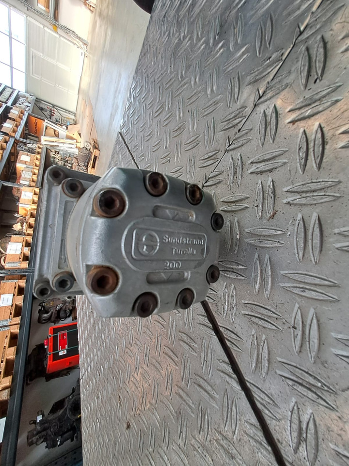 SUNDSTRAND Turolla 200 - Pompa hidraulike për Kamioni: foto 2 SUNDSTRAND Turolla 200 - Pompa hidraulike për Kamioni: foto 2