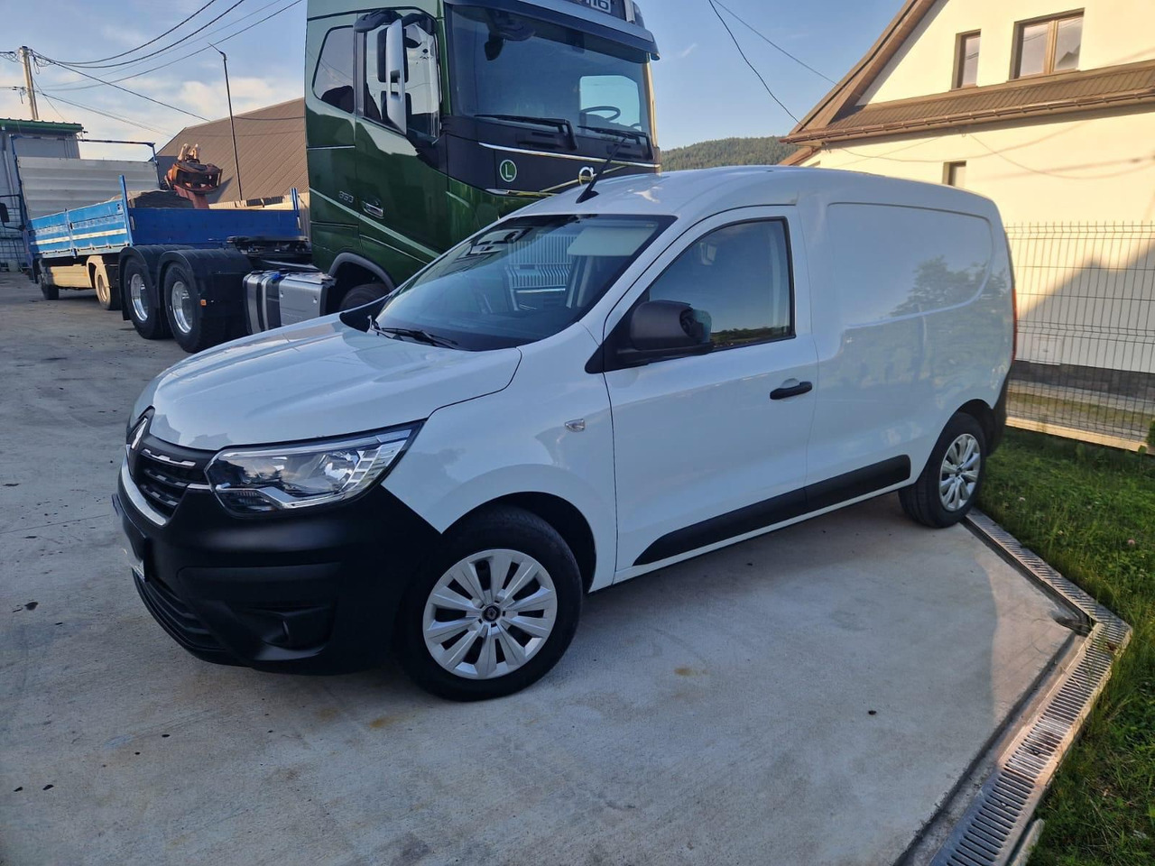 RENAULT EXPRESS - Furgon i vogël: foto 2 RENAULT EXPRESS - Furgon i vogël: foto 2