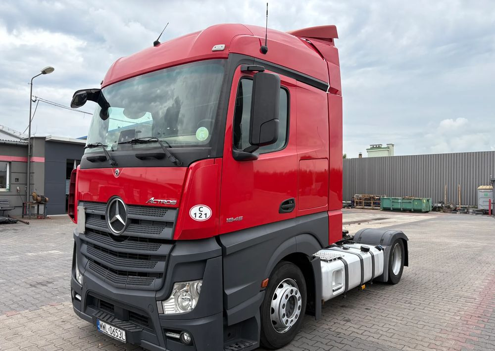 Mercedes-Benz ACTROS 1845 - Gjysmë-kamion: foto 1 Mercedes-Benz ACTROS 1845 - Gjysmë-kamion: foto 1