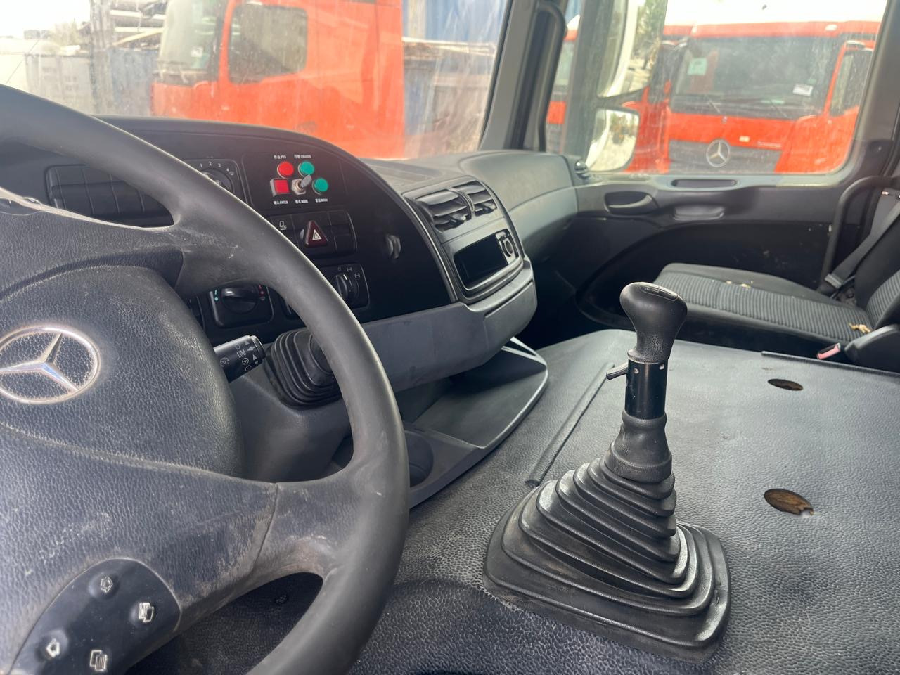 MERCEDES-BENZ Actros 3340 - Kamion kabinë-shasi: foto 4 MERCEDES-BENZ Actros 3340 - Kamion kabinë-shasi: foto 4