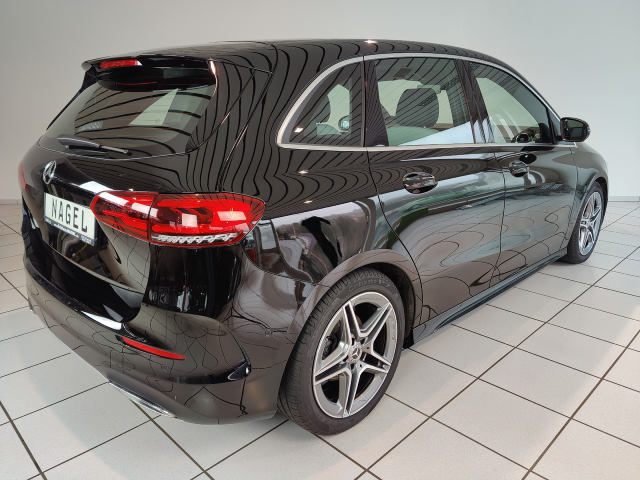 Mercedes-Benz B 200 d 8G-DCT AMG Line Navi LED Sport DAB Rükam - Veturë: foto 4 Mercedes-Benz B 200 d 8G-DCT AMG Line Navi LED Sport DAB Rükam - Veturë: foto 4