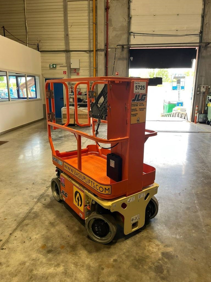 JLG 1230 ES - Ngritës me direk vertikal: foto 4 JLG 1230 ES - Ngritës me direk vertikal: foto 4