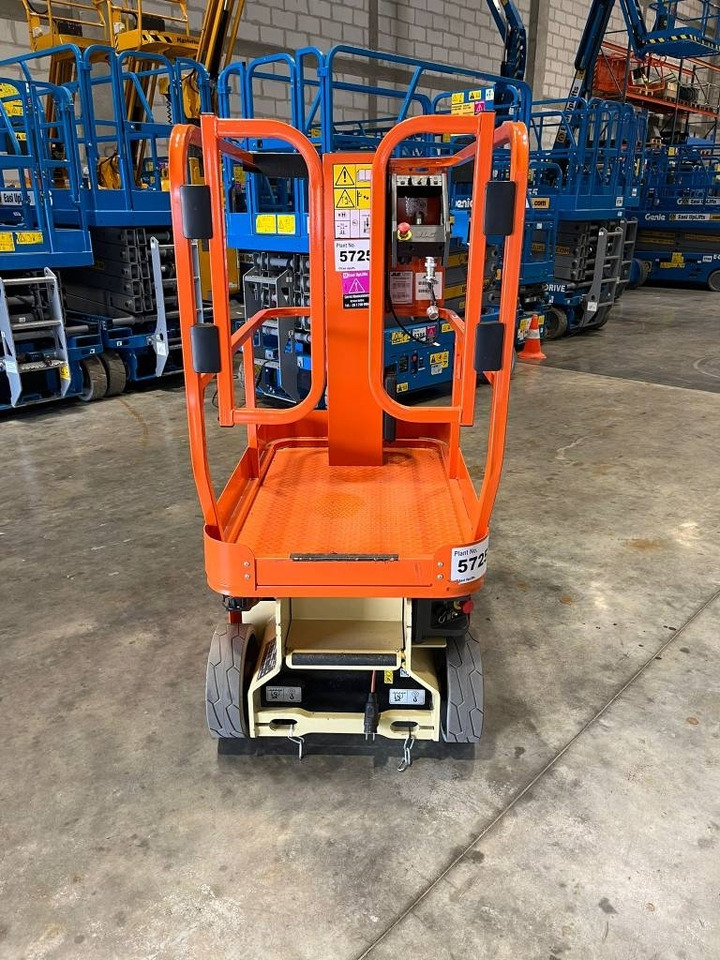 JLG 1230 ES - Ngritës me direk vertikal: foto 3 JLG 1230 ES - Ngritës me direk vertikal: foto 3