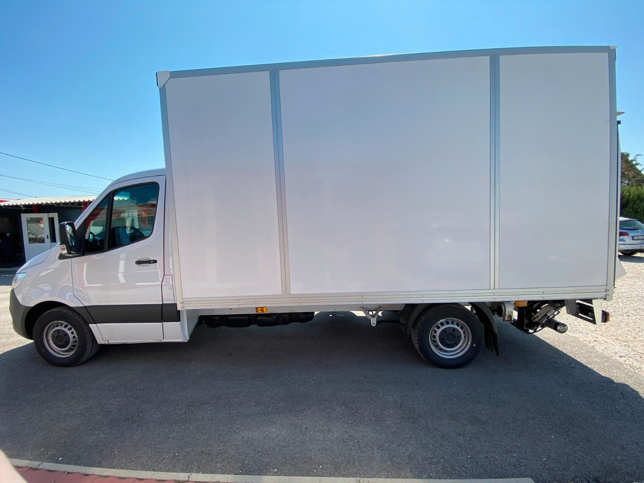 Mercedes-Benz Sprinter 317 Koffer+LBW - Kamioncine me kontinier: foto 3 Mercedes-Benz Sprinter 317 Koffer+LBW - Kamioncine me kontinier: foto 3