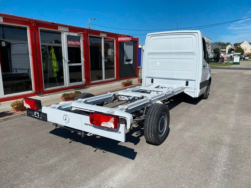 Mercedes-Benz Sprinter 319 Pritsche+Plane 3,5T Anhängelast - Kamioncine me tendë: foto 4 Mercedes-Benz Sprinter 319 Pritsche+Plane 3,5T Anhängelast - Kamioncine me tendë: foto 4
