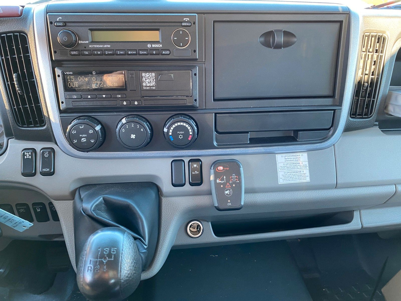 Mitsubishi FUSO CANTER 6C18 4WD PRITSCHE+PM 6522P KRAN - Kamioncine me karroceri: foto 5 Mitsubishi FUSO CANTER 6C18 4WD PRITSCHE+PM 6522P KRAN - Kamioncine me karroceri: foto 5