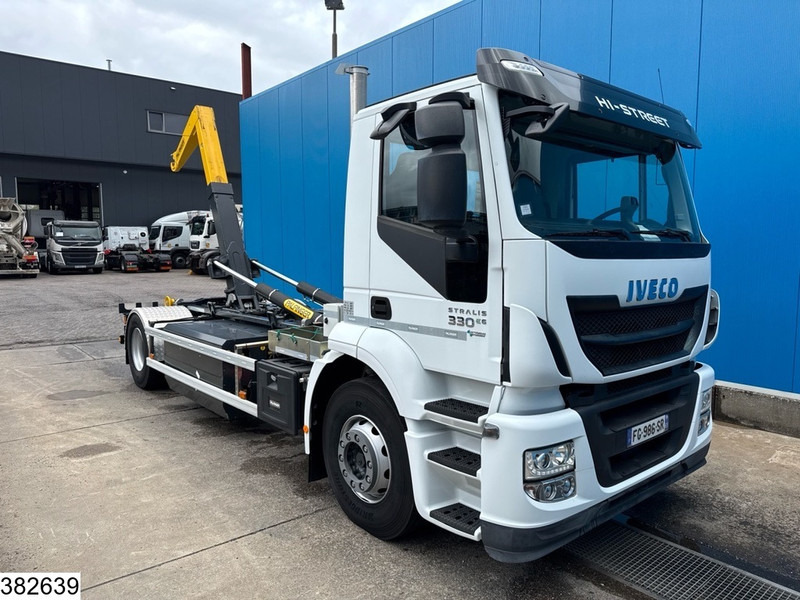 Iveco Stralis 330 CNG Unused, EURO 6, Retarder, Palfinger - Kamion vetëngarkues: foto 3 Iveco Stralis 330 CNG Unused, EURO 6, Retarder, Palfinger - Kamion vetëngarkues: foto 3