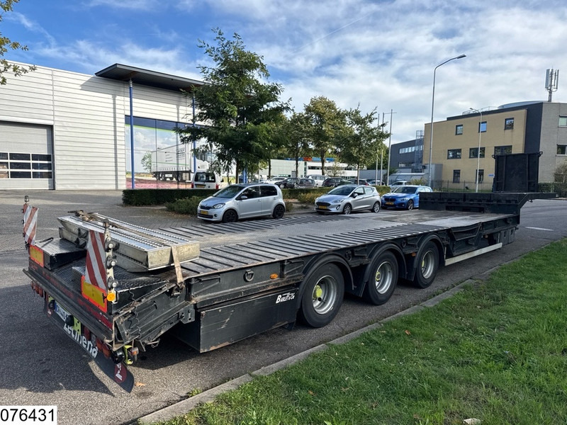 Lecinena Semie 42,000 kg, steering axle - Gjysmë rimorkio me plan ngarkimi të ulët: foto 5 Lecinena Semie 42,000 kg, steering axle - Gjysmë rimorkio me plan ngarkimi të ulët: foto 5