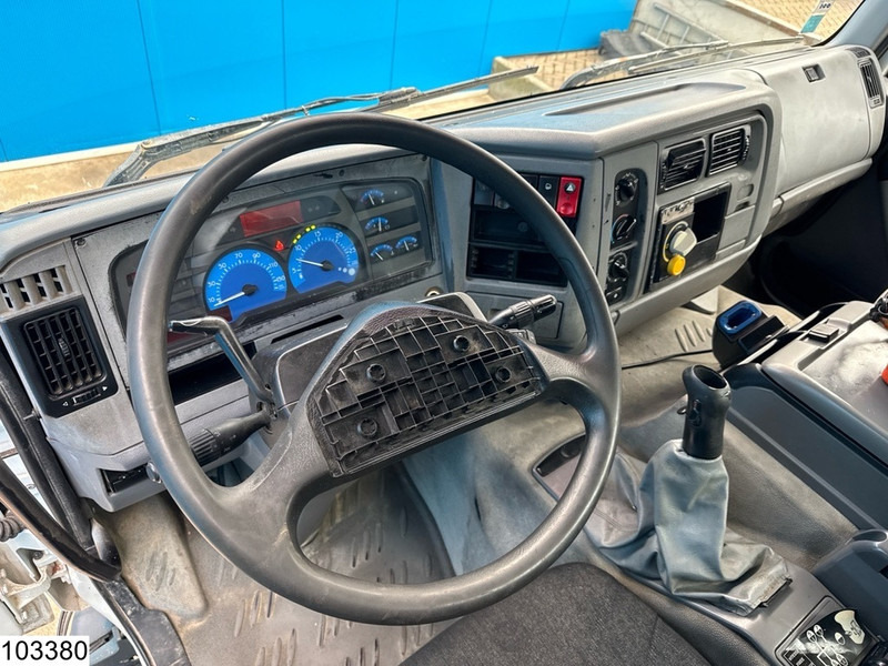 Renault Kerax 370 8x4, EURO 3, Cifa, 9m3, Remote - Autobetoniere: foto 5 Renault Kerax 370 8x4, EURO 3, Cifa, 9m3, Remote - Autobetoniere: foto 5