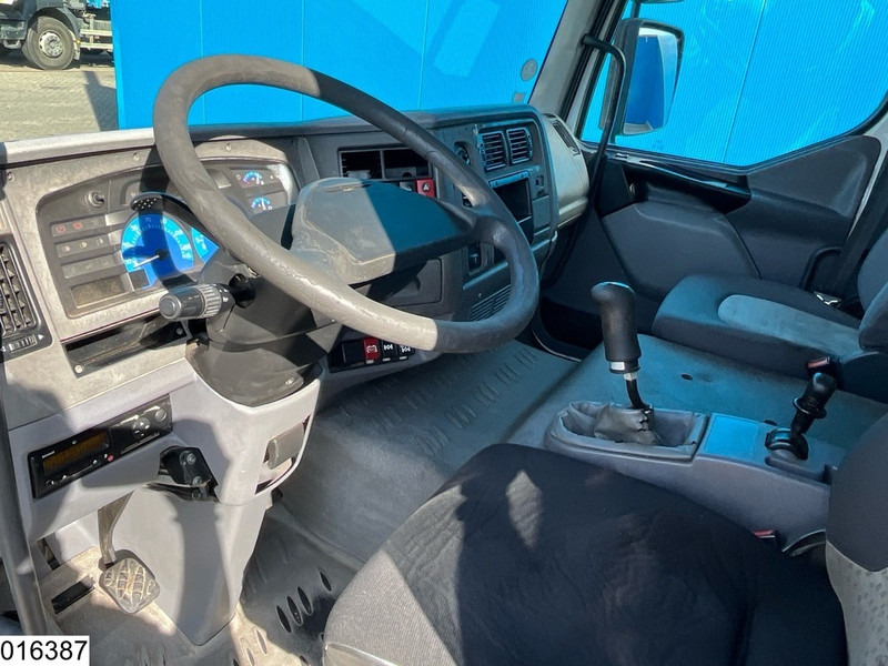 Interior photo 1: Autobot Renault Midlum 220 14995 Liter, LPG GPL, Gastank, Steel