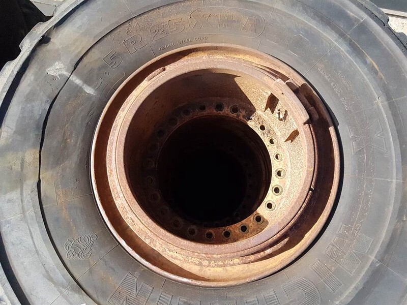 Case 921C-Michelin 26.5R25-Tire/Reifen/Band - Goma dhe bandazhe për Makineri ndërtimi: foto 5 Case 921C-Michelin 26.5R25-Tire/Reifen/Band - Goma dhe bandazhe për Makineri ndërtimi: foto 5