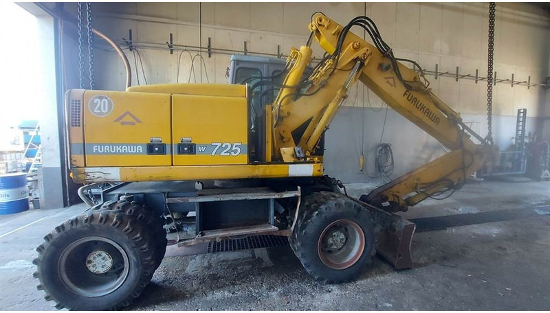 Furukawa W 725 LS (For parts) - Ekskavator me goma: foto 2 Furukawa W 725 LS (For parts) - Ekskavator me goma: foto 2