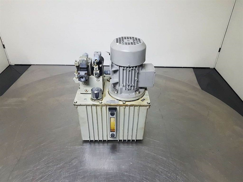 Hydac -0,25 kW-Rotor 5RN71MO4E12-Compact-/steering - Sistemi hidraulik për Makineri ndërtimi: foto 1 Hydac -0,25 kW-Rotor 5RN71MO4E12-Compact-/steering - Sistemi hidraulik për Makineri ndërtimi: foto 1