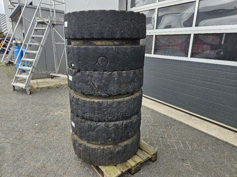 Liebherr 10.00-20 - Tire/Reifen/Band - Goma dhe bandazhe për Makineri ndërtimi: foto 2 Liebherr 10.00-20 - Tire/Reifen/Band - Goma dhe bandazhe për Makineri ndërtimi: foto 2