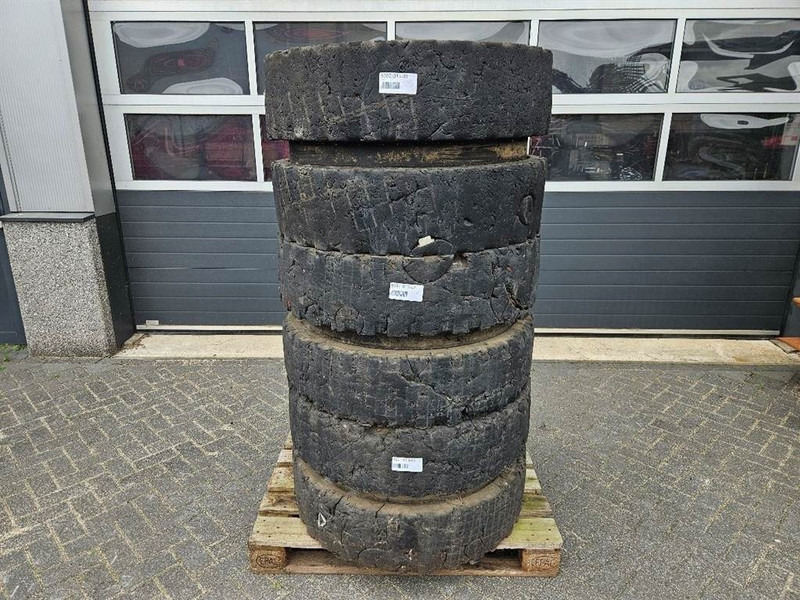 Liebherr 10.00-20 - Tire/Reifen/Band - Goma dhe bandazhe për Makineri ndërtimi: foto 1 Liebherr 10.00-20 - Tire/Reifen/Band - Goma dhe bandazhe për Makineri ndërtimi: foto 1