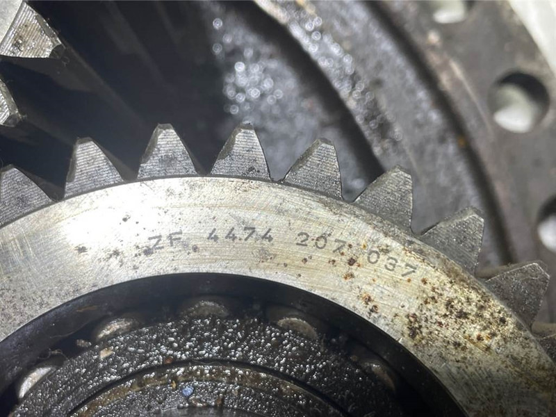 Bosht dhe pjesë këmbimi për Makineri ndërtimi Liebherr L574-7622141/7622138-Planetary carrier: foto 6 Bosht dhe pjesë këmbimi për Makineri ndërtimi Liebherr L574-7622141/7622138-Planetary carrier: foto 6