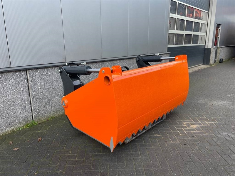 MAMMUT SC220M - Silage cutter/Silageschneider/Kuilhapper - Pajisje silose: foto 2 MAMMUT SC220M - Silage cutter/Silageschneider/Kuilhapper - Pajisje silose: foto 2