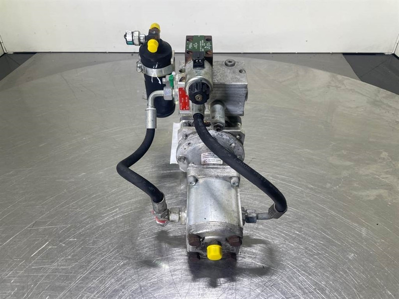 Mecalac 12MTX-5620108/6090359/6050187-Compressor - Motori për Makineri ndërtimi: foto 3 Mecalac 12MTX-5620108/6090359/6050187-Compressor - Motori për Makineri ndërtimi: foto 3