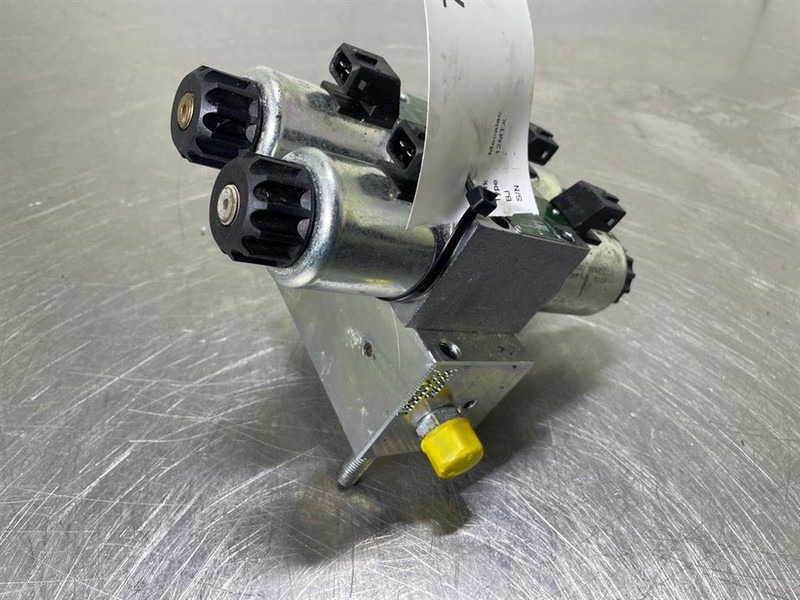 Mecalac 12MTX-6090364-NG6 Valve/Ventile/Ventiel - Sistemi hidraulik për Makineri ndërtimi: foto 4 Mecalac 12MTX-6090364-NG6 Valve/Ventile/Ventiel - Sistemi hidraulik për Makineri ndërtimi: foto 4