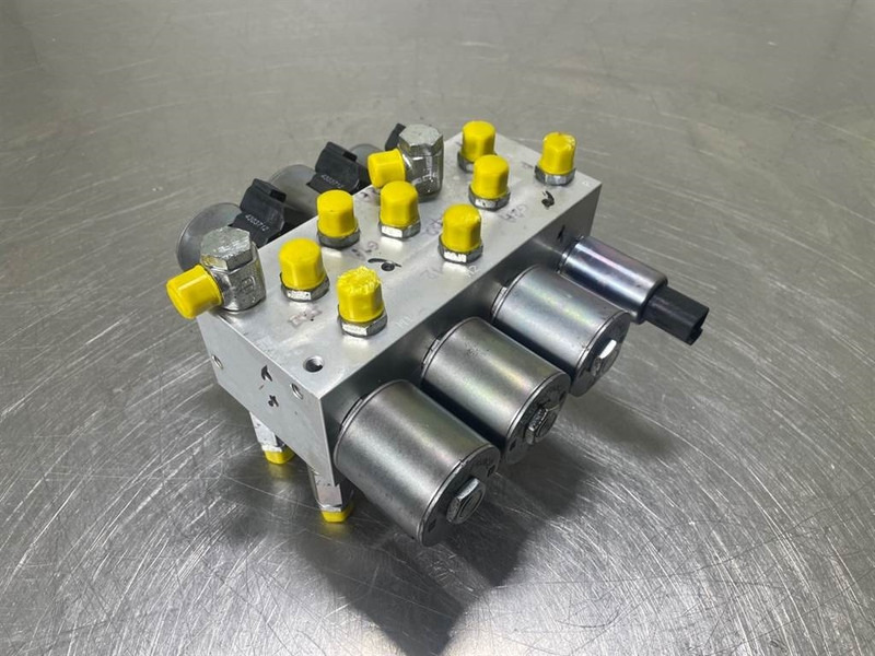 Mecalac 12MTX-6090401-Servo valve/Servoventil/Servoventiel - Sistemi hidraulik për Makineri ndërtimi: foto 4 Mecalac 12MTX-6090401-Servo valve/Servoventil/Servoventiel - Sistemi hidraulik për Makineri ndërtimi: foto 4