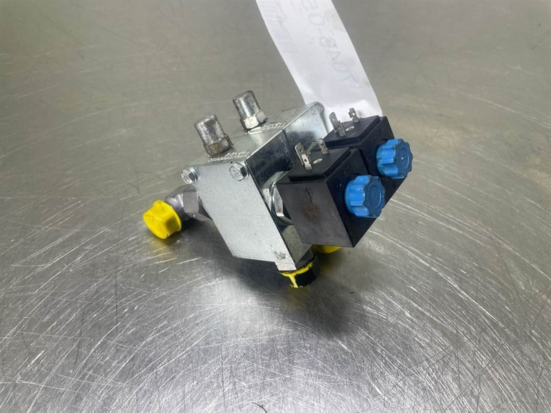 Mecalac 12MTX-6090481-Walvoil 5KT7200301-2/2 Valve - Sistemi hidraulik për Makineri ndërtimi: foto 2 Mecalac 12MTX-6090481-Walvoil 5KT7200301-2/2 Valve - Sistemi hidraulik për Makineri ndërtimi: foto 2