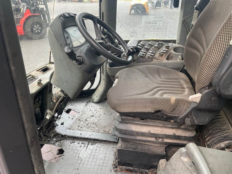 New Holland W110C - Cabin/Kabine/Cabine - Kabina dhe interier për Makineri ndërtimi: foto 5 New Holland W110C - Cabin/Kabine/Cabine - Kabina dhe interier për Makineri ndërtimi: foto 5