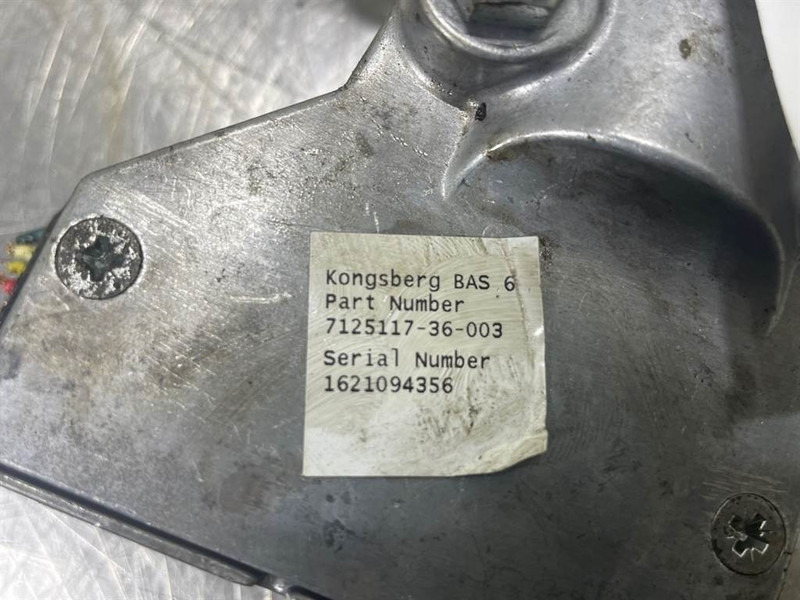 New Holland W110C-Case 7125117-Kongsberg BAS 6-Gas pedal - Kabina dhe interier për Makineri ndërtimi: foto 3 New Holland W110C-Case 7125117-Kongsberg BAS 6-Gas pedal - Kabina dhe interier për Makineri ndërtimi: foto 3