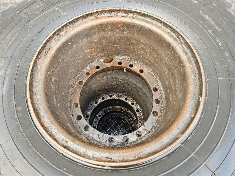 O & K L25.5-Renova 20.5R25-Tire/Reifen/Band - Goma dhe bandazhe për Makineri ndërtimi: foto 5 O & K L25.5-Renova 20.5R25-Tire/Reifen/Band - Goma dhe bandazhe për Makineri ndërtimi: foto 5