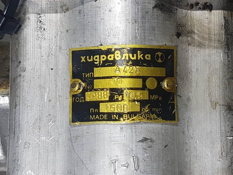 Perkins T4.236-XugpaBnuka A42X-Gearpump/Zahnradpumpe - Sistemi hidraulik për Makineri ndërtimi: foto 4 Perkins T4.236-XugpaBnuka A42X-Gearpump/Zahnradpumpe - Sistemi hidraulik për Makineri ndërtimi: foto 4