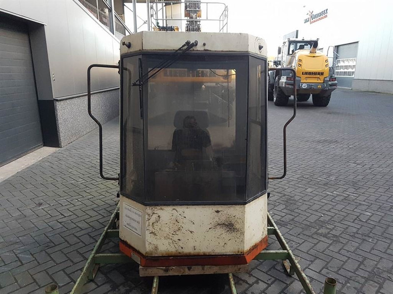 Schaeff SKL832-6336105100-Cabin/Kabine/Cabine - Kabina dhe interier për Makineri ndërtimi: foto 2 Schaeff SKL832-6336105100-Cabin/Kabine/Cabine - Kabina dhe interier për Makineri ndërtimi: foto 2