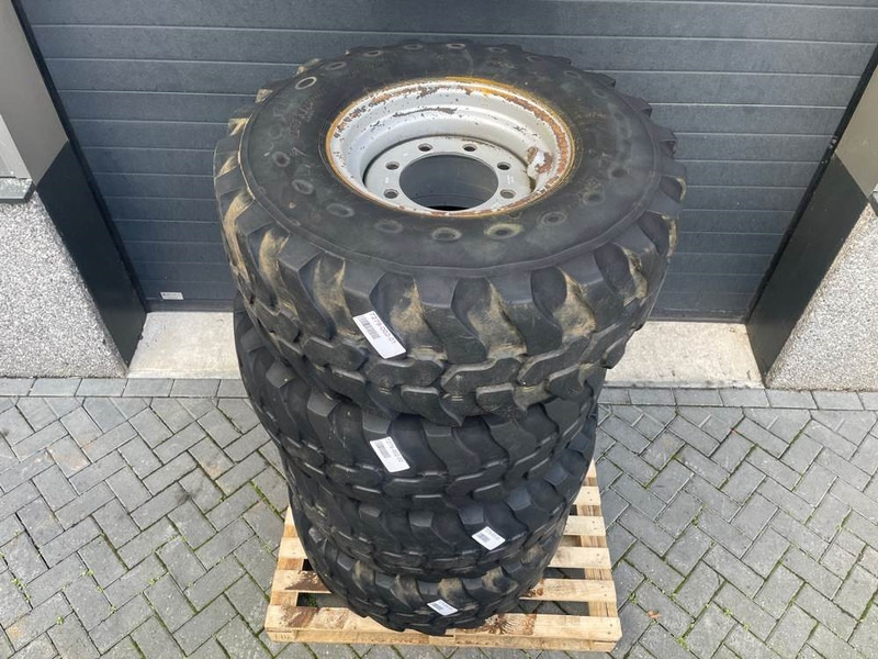 Terex AL80-Dunlop 405/70R18 (15.5/70R18)-Tire/Reifen - Goma dhe bandazhe për Makineri ndërtimi: foto 2 Terex AL80-Dunlop 405/70R18 (15.5/70R18)-Tire/Reifen - Goma dhe bandazhe për Makineri ndërtimi: foto 2