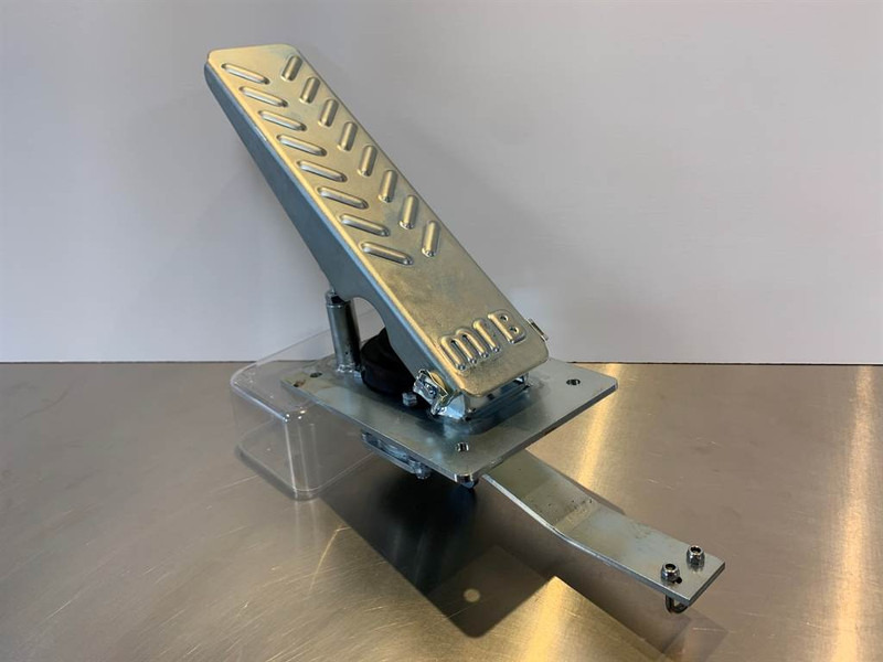 Terex TL/SKL/SKS-5692609966-Gas pedal - Kabina dhe interier për Makineri ndërtimi: foto 1 Terex TL/SKL/SKS-5692609966-Gas pedal - Kabina dhe interier për Makineri ndërtimi: foto 1