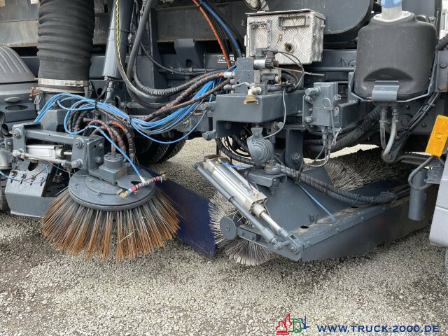 Mercedes-Benz 1524 Winterdienst - Streuer - Kehrmaschine 1.Hd - Makinë fshirëse për rrugët: foto 4 Mercedes-Benz 1524 Winterdienst - Streuer - Kehrmaschine 1.Hd - Makinë fshirëse për rrugët: foto 4