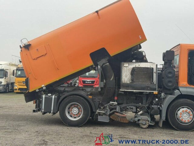 Mercedes-Benz 1833 Bucher Optifant 70 Separat Motor EasyDrive - Makinë fshirëse për rrugët: foto 3 Mercedes-Benz 1833 Bucher Optifant 70 Separat Motor EasyDrive - Makinë fshirëse për rrugët: foto 3