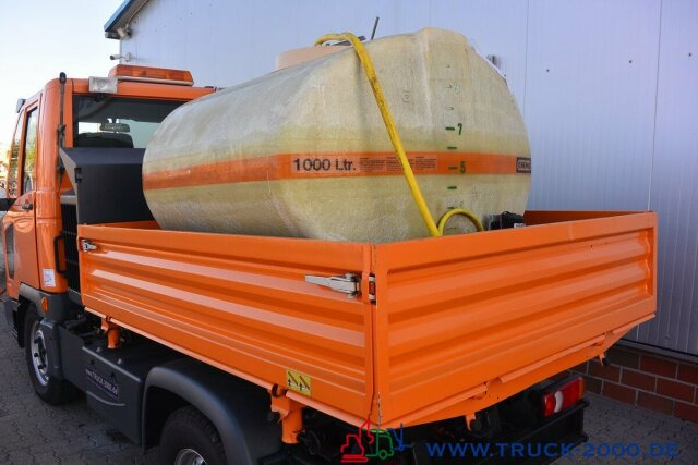Multicar M30 4x4 Leitpfostenwaschanlage + 1.000 Ltr Tank - Kamion vetëshkarkues, Mjet bujqësor/ Special: foto 4 Multicar M30 4x4 Leitpfostenwaschanlage + 1.000 Ltr Tank - Kamion vetëshkarkues, Mjet bujqësor/ Special: foto 4