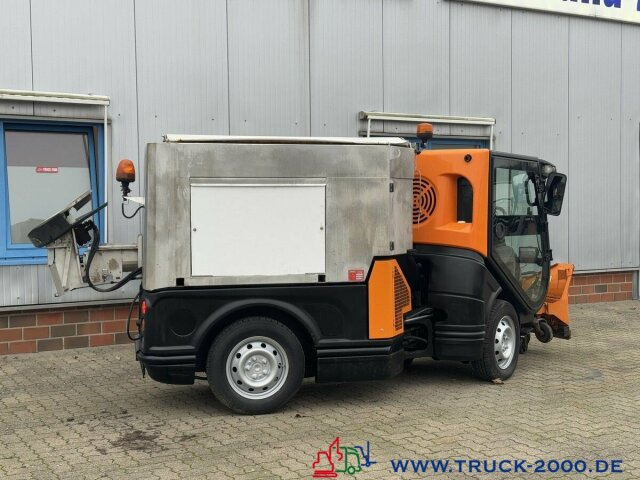 Nilfisk JungoJet3500 Winterdienst & Kehrmaschine - Makinë fshirëse për rrugët: foto 4 Nilfisk JungoJet3500 Winterdienst & Kehrmaschine - Makinë fshirëse për rrugët: foto 4