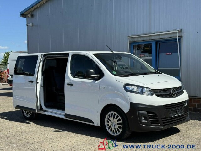 Opel Vivaro 9 Sitzer Klima vorne & hinten Navi + DAB - Minibus, Furgon pasagjerësh: foto 4 Opel Vivaro 9 Sitzer Klima vorne & hinten Navi + DAB - Minibus, Furgon pasagjerësh: foto 4