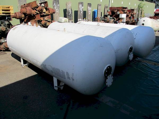 LPG / GAS GASTANK 4850 LITER - Gjysmë rimorkio me bot: foto 2 LPG / GAS GASTANK 4850 LITER - Gjysmë rimorkio me bot: foto 2