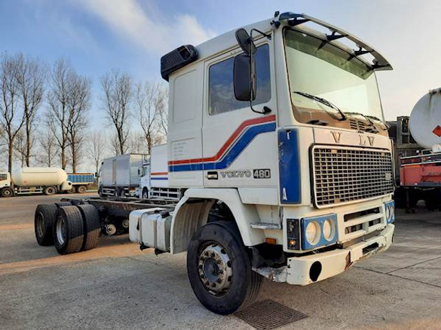 Volvo F 12 6*4 STEEL SUSPENSION - Kamion kabinë-shasi: foto 4 Volvo F 12 6*4 STEEL SUSPENSION - Kamion kabinë-shasi: foto 4