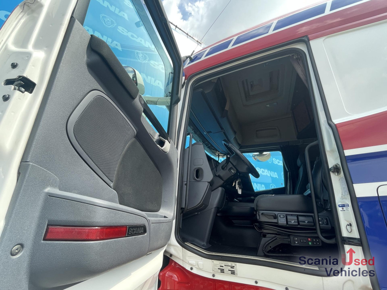 SCANIA R 450 LA4x2MNB DIFF-L RETARDER FULL AIR 8T ALCOA - Gjysmë-kamion: foto 3 SCANIA R 450 LA4x2MNB DIFF-L RETARDER FULL AIR 8T ALCOA - Gjysmë-kamion: foto 3