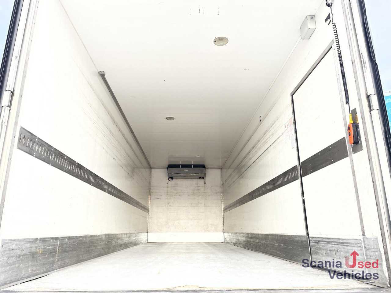 SCANIA P 250 B4x2LA FRIGO -27 TAIL LIFT 1.5T 815X251X244C - Kamion frigorifer: foto 3 SCANIA P 250 B4x2LA FRIGO -27 TAIL LIFT 1.5T 815X251X244C - Kamion frigorifer: foto 3