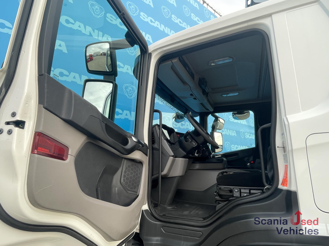 SCANIA P 250 B4x2LA FRIGO -27 TAIL LIFT 1.5T 815X251X244C - Kamion frigorifer: foto 5 SCANIA P 250 B4x2LA FRIGO -27 TAIL LIFT 1.5T 815X251X244C - Kamion frigorifer: foto 5