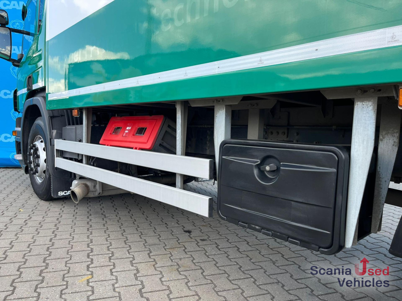 SCANIA P 320 DB6x2*4MNB RETARDER FULL AIR 8T TAIL LIFT 2T - Kamion vagonetë: foto 4 SCANIA P 320 DB6x2*4MNB RETARDER FULL AIR 8T TAIL LIFT 2T - Kamion vagonetë: foto 4
