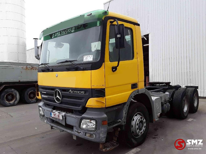 Mercedes-Benz Actros 2636 6x4 steel lames EPS - Gjysmë-kamion: foto 3 Mercedes-Benz Actros 2636 6x4 steel lames EPS - Gjysmë-kamion: foto 3